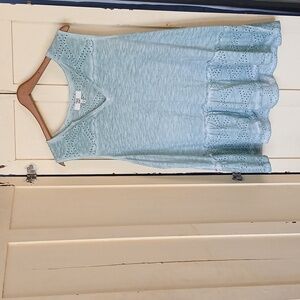 Woman's Green No-Sleeve True Craft Blouse